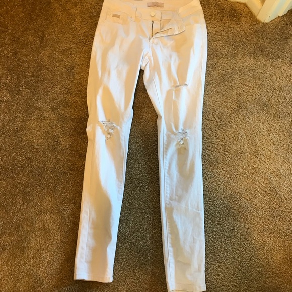 Clothes - Picture 3 of 8